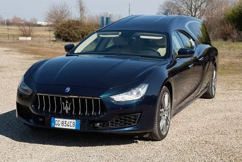 Maserati funebre moderno