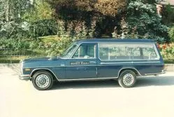 Carrozza funebre storica a cavalli